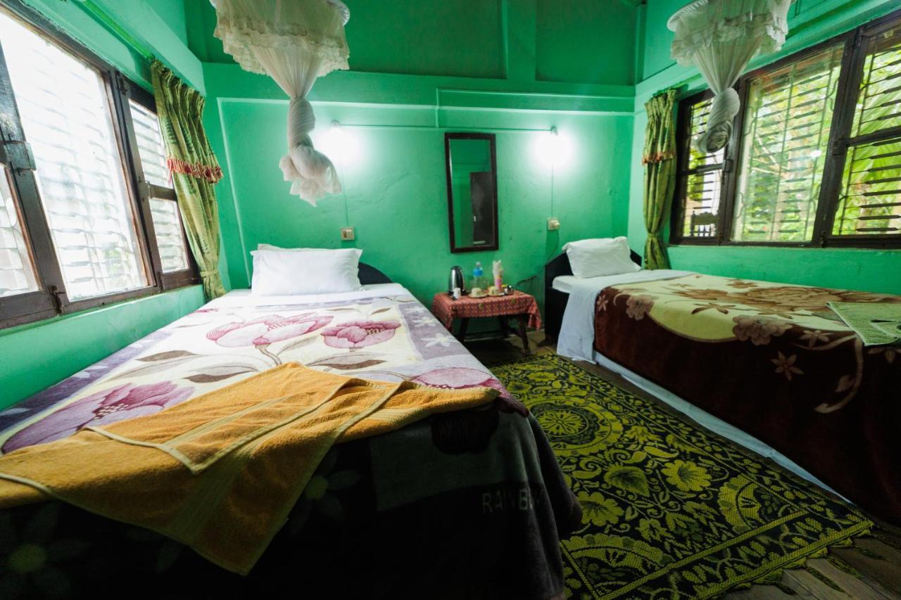 Chitwan Gaida Lodge - Animal Lovers & Birdwatchers Paradise Sauraha Bagian luar foto