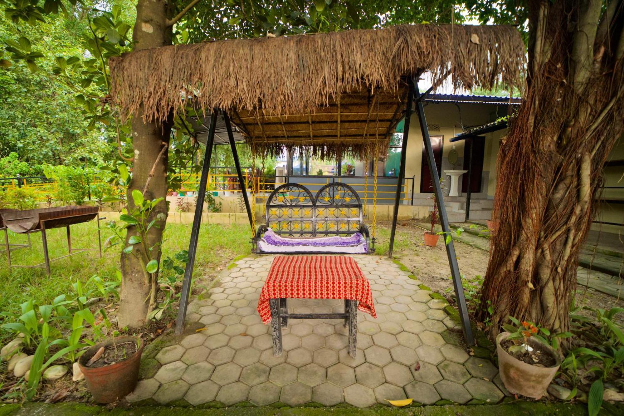 Chitwan Gaida Lodge - Animal Lovers & Birdwatchers Paradise Sauraha Bagian luar foto