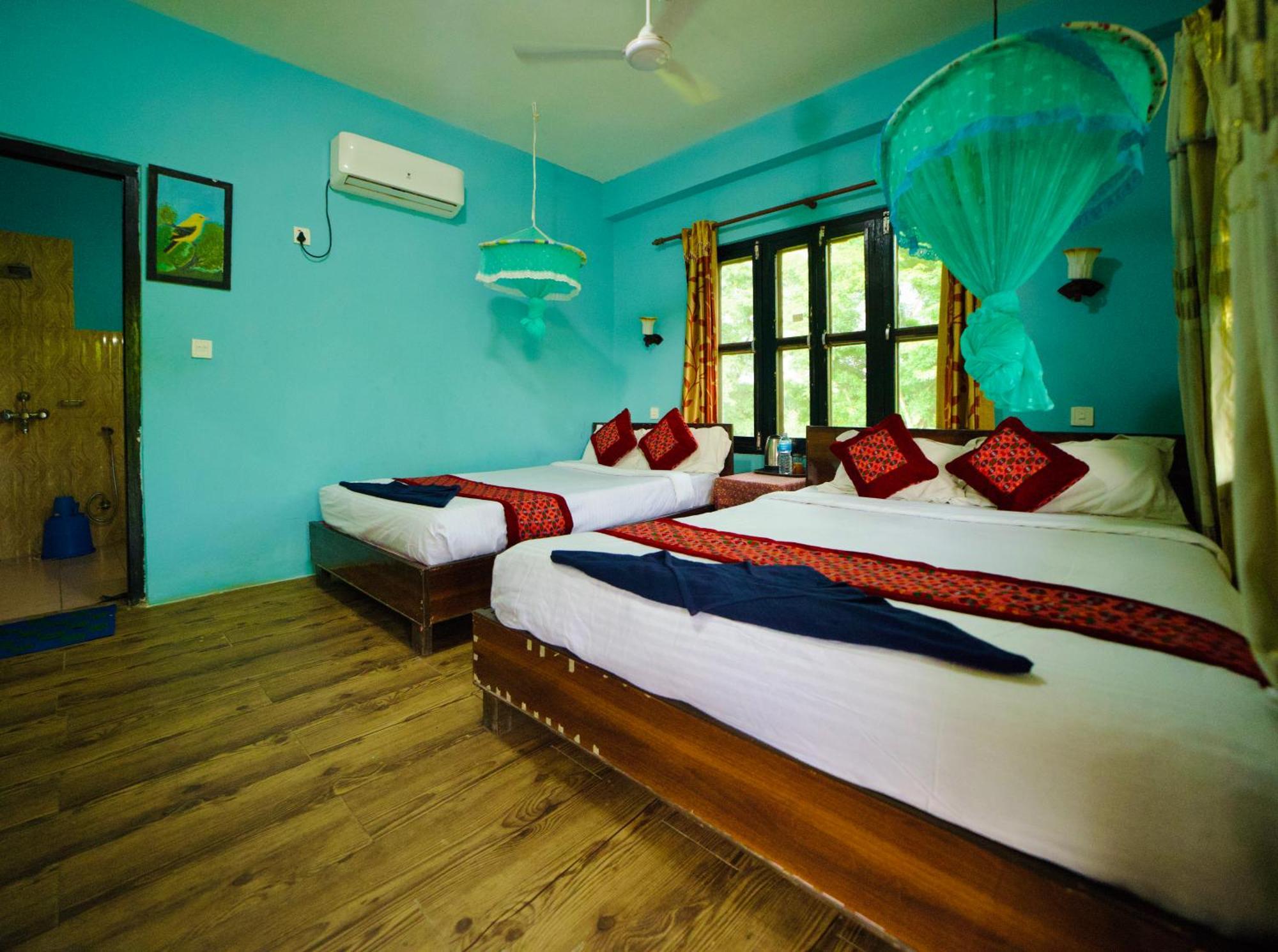 Chitwan Gaida Lodge - Animal Lovers & Birdwatchers Paradise Sauraha Bagian luar foto