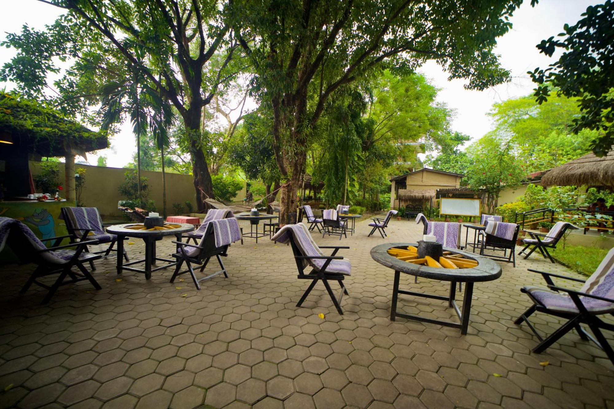 Chitwan Gaida Lodge - Animal Lovers & Birdwatchers Paradise Sauraha Bagian luar foto