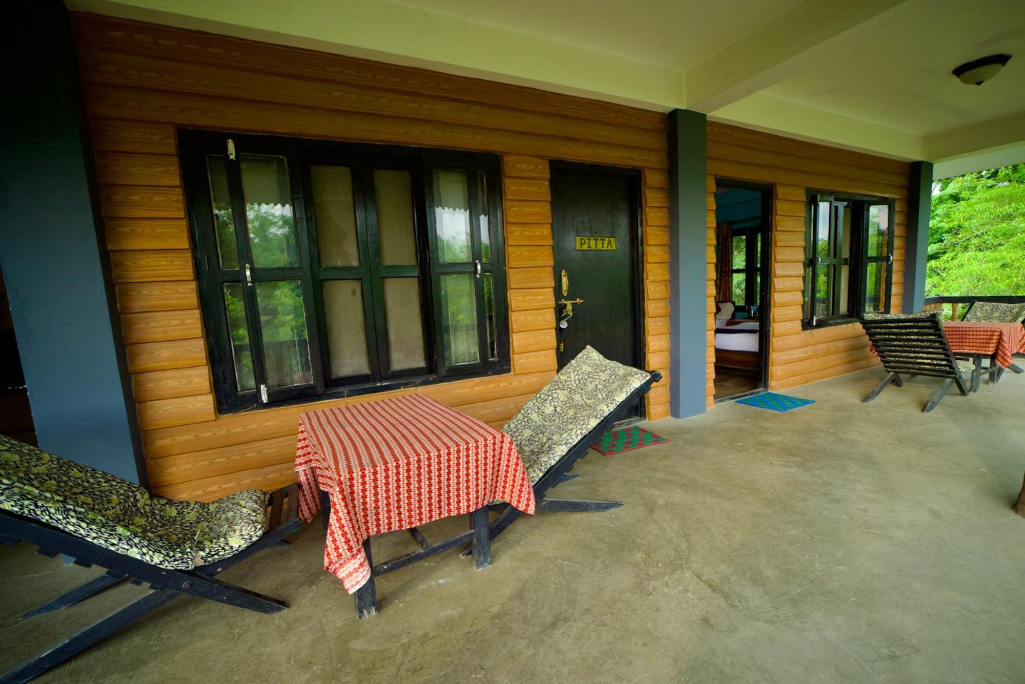 Chitwan Gaida Lodge - Animal Lovers & Birdwatchers Paradise Sauraha Bagian luar foto
