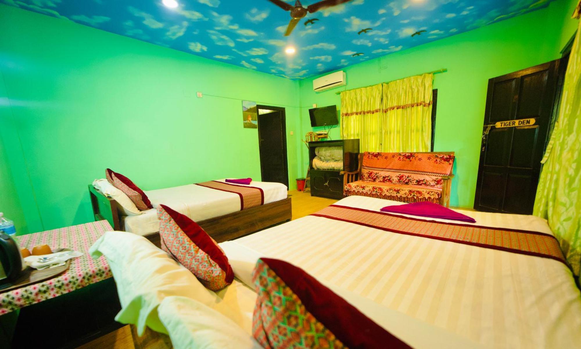 Chitwan Gaida Lodge - Animal Lovers & Birdwatchers Paradise Sauraha Bagian luar foto