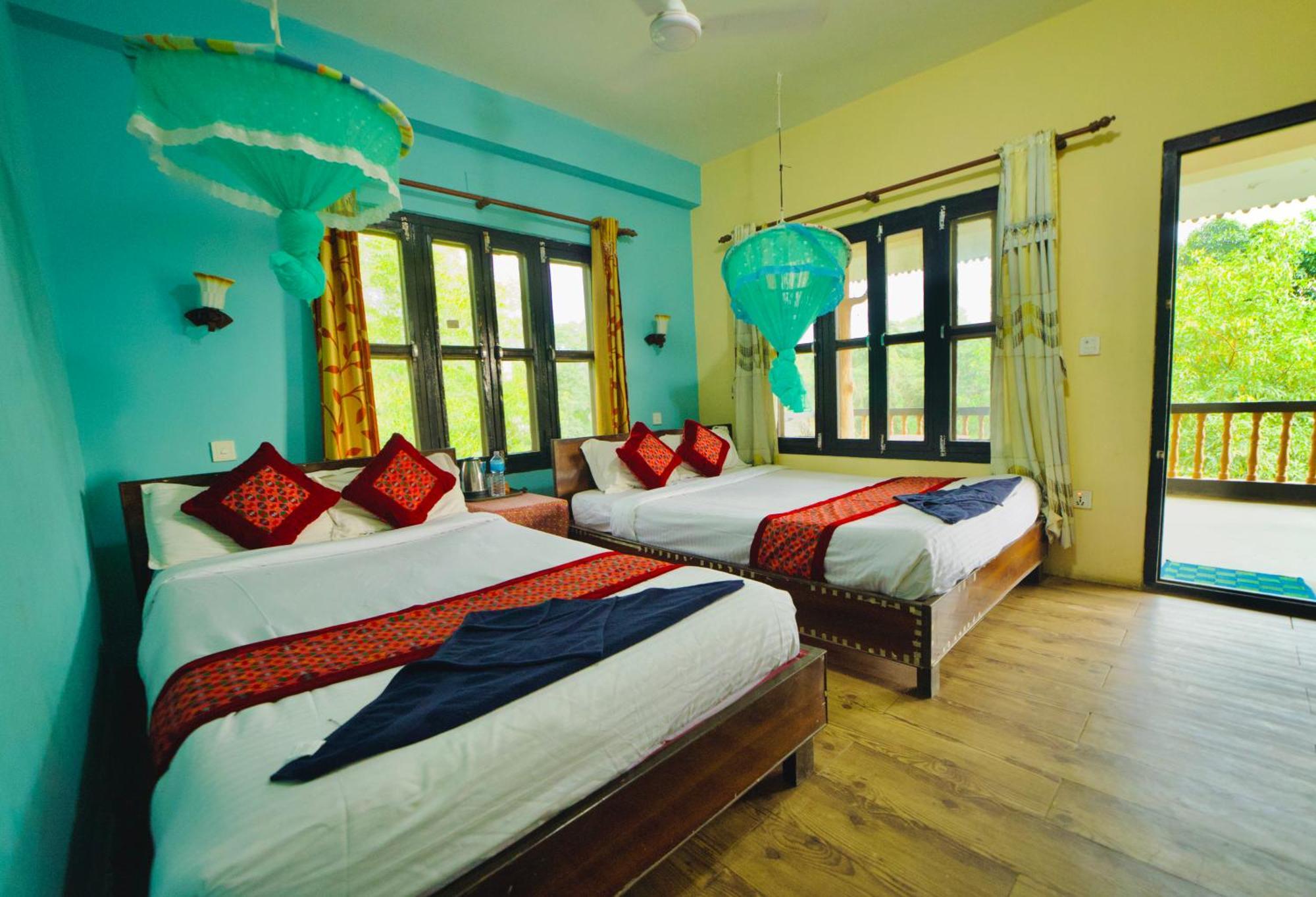 Chitwan Gaida Lodge - Animal Lovers & Birdwatchers Paradise Sauraha Bagian luar foto