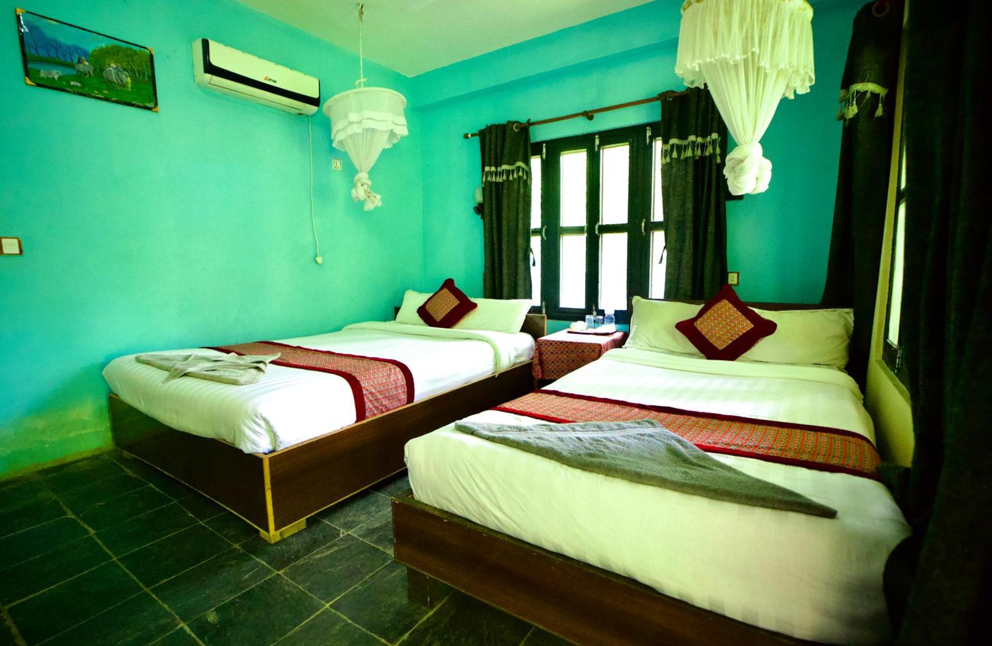 Chitwan Gaida Lodge - Animal Lovers & Birdwatchers Paradise Sauraha Bagian luar foto