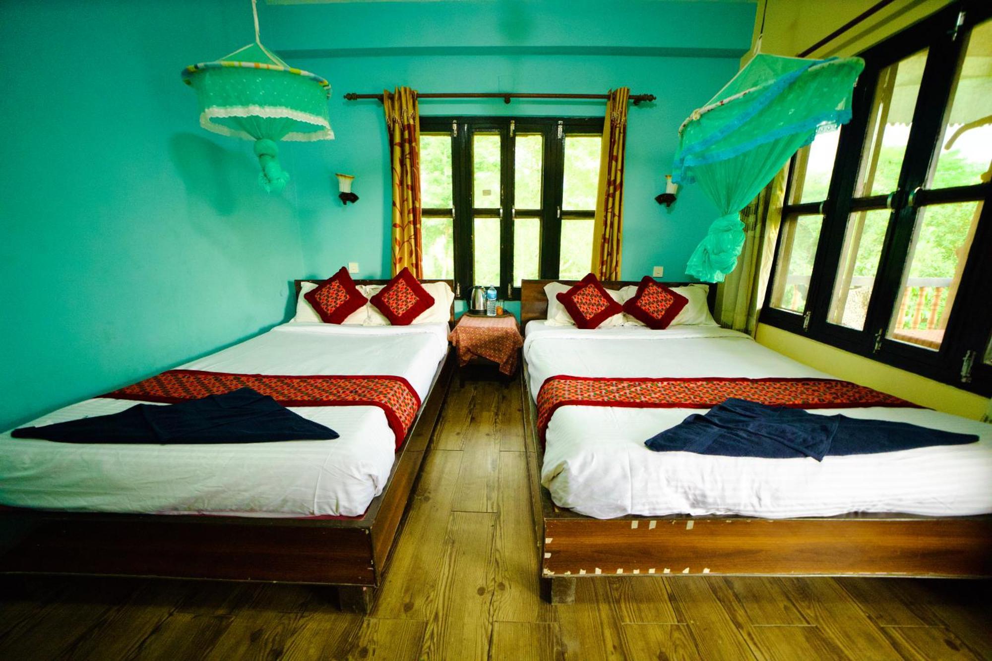 Chitwan Gaida Lodge - Animal Lovers & Birdwatchers Paradise Sauraha Bagian luar foto