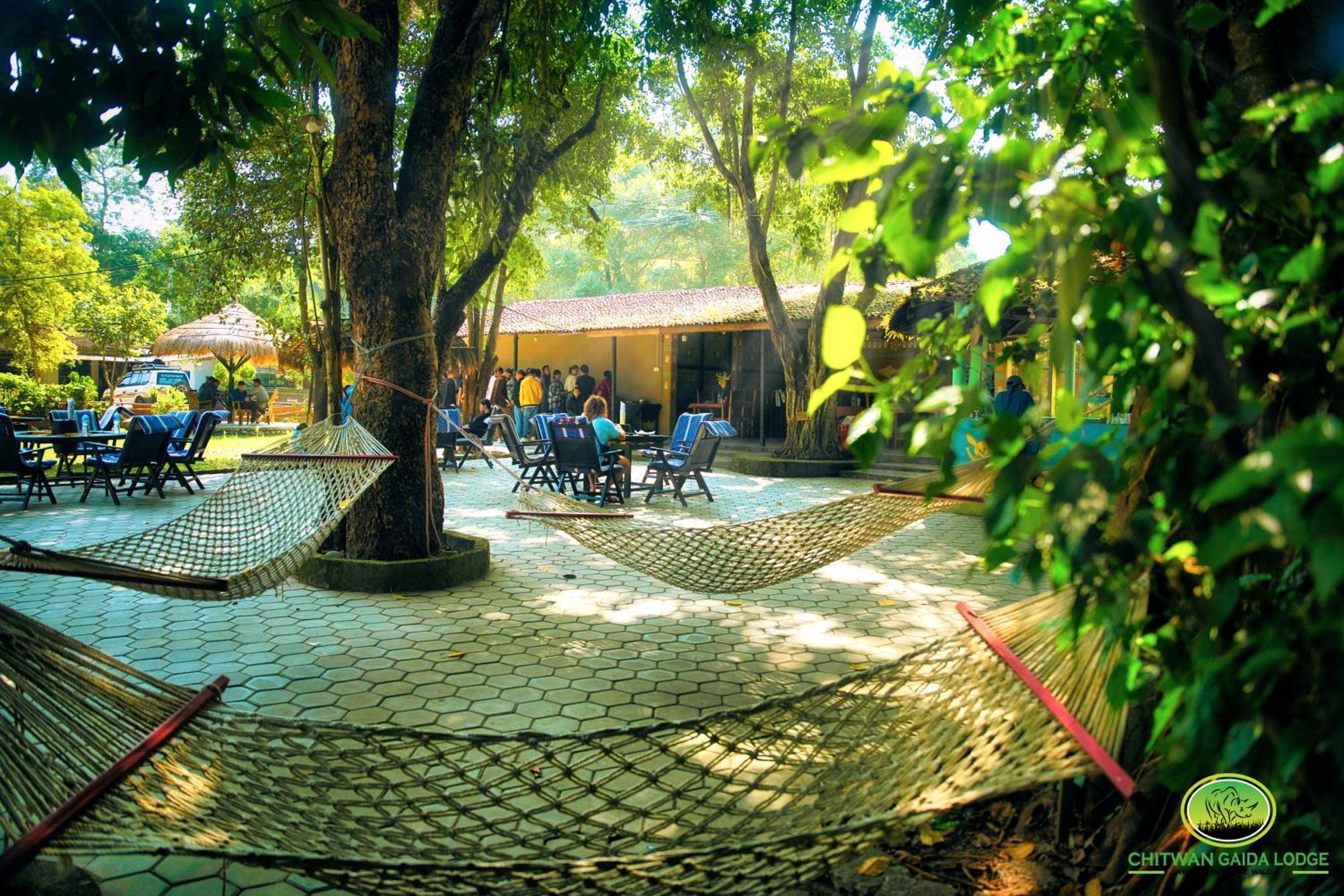 Chitwan Gaida Lodge - Animal Lovers & Birdwatchers Paradise Sauraha Bagian luar foto