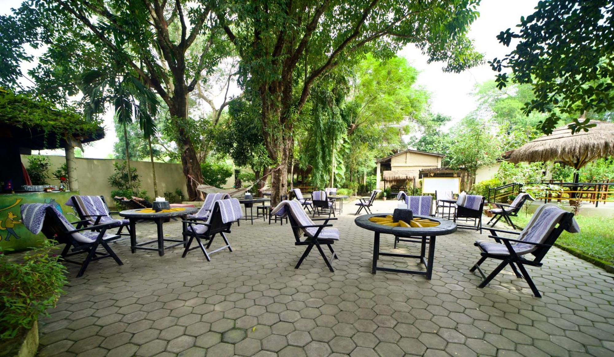 Chitwan Gaida Lodge - Animal Lovers & Birdwatchers Paradise Sauraha Bagian luar foto